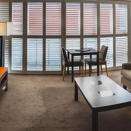 הובארט The Henry Jones Art Hotel מראה חיצוני תמונה A typical apartment at the complex