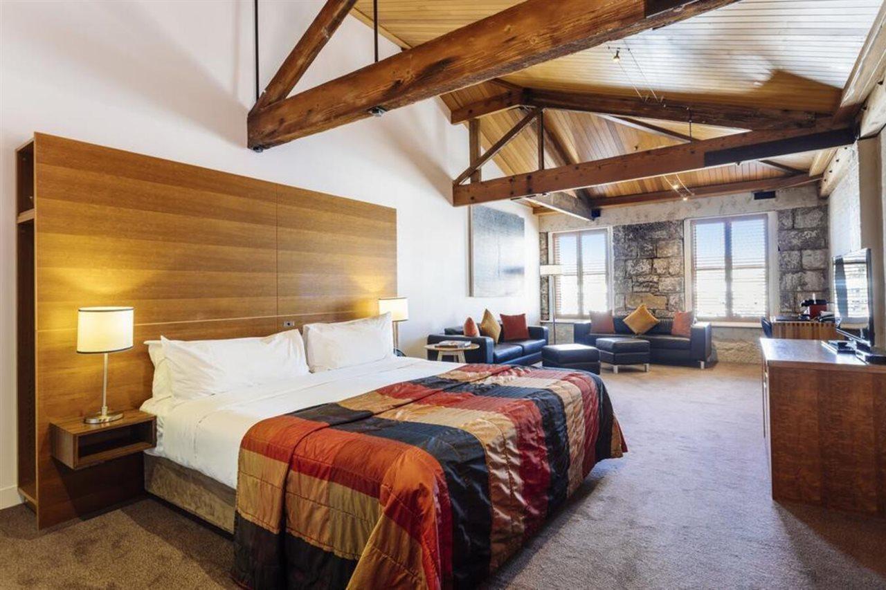 הובארט The Henry Jones Art Hotel מראה חיצוני תמונה A room at the hotel