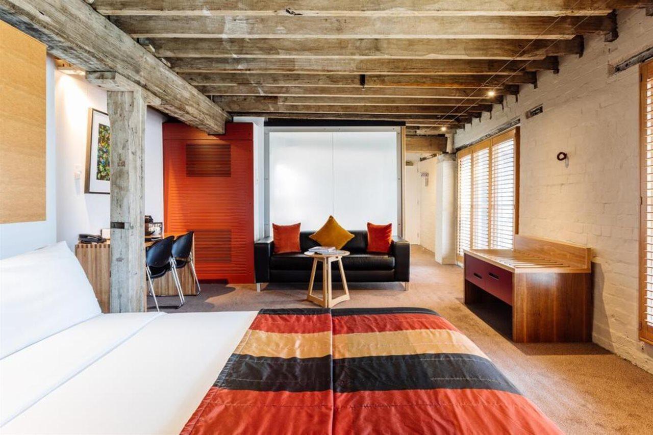 הובארט The Henry Jones Art Hotel מראה חיצוני תמונה The interior of a one-bedroom apartment at the hotel