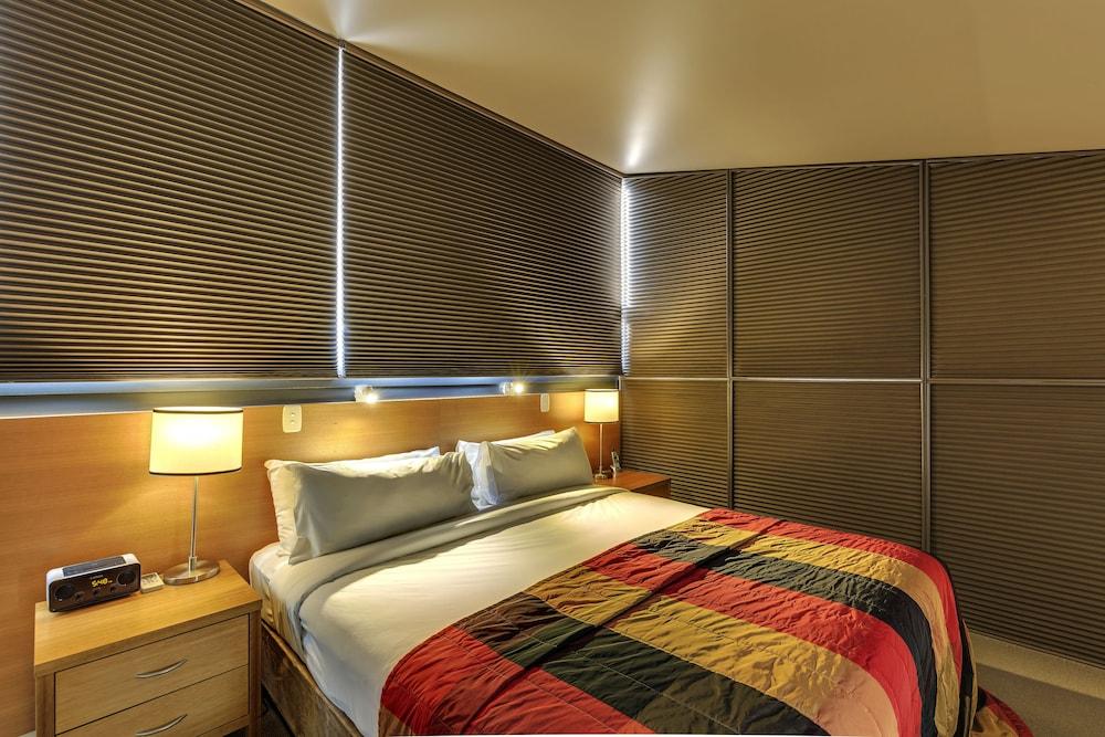 הובארט The Henry Jones Art Hotel מראה חיצוני תמונה Venetian blinds