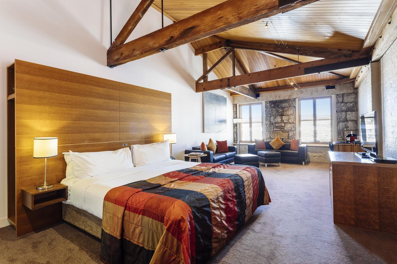 הובארט The Henry Jones Art Hotel מראה חיצוני תמונה A room at the hotel